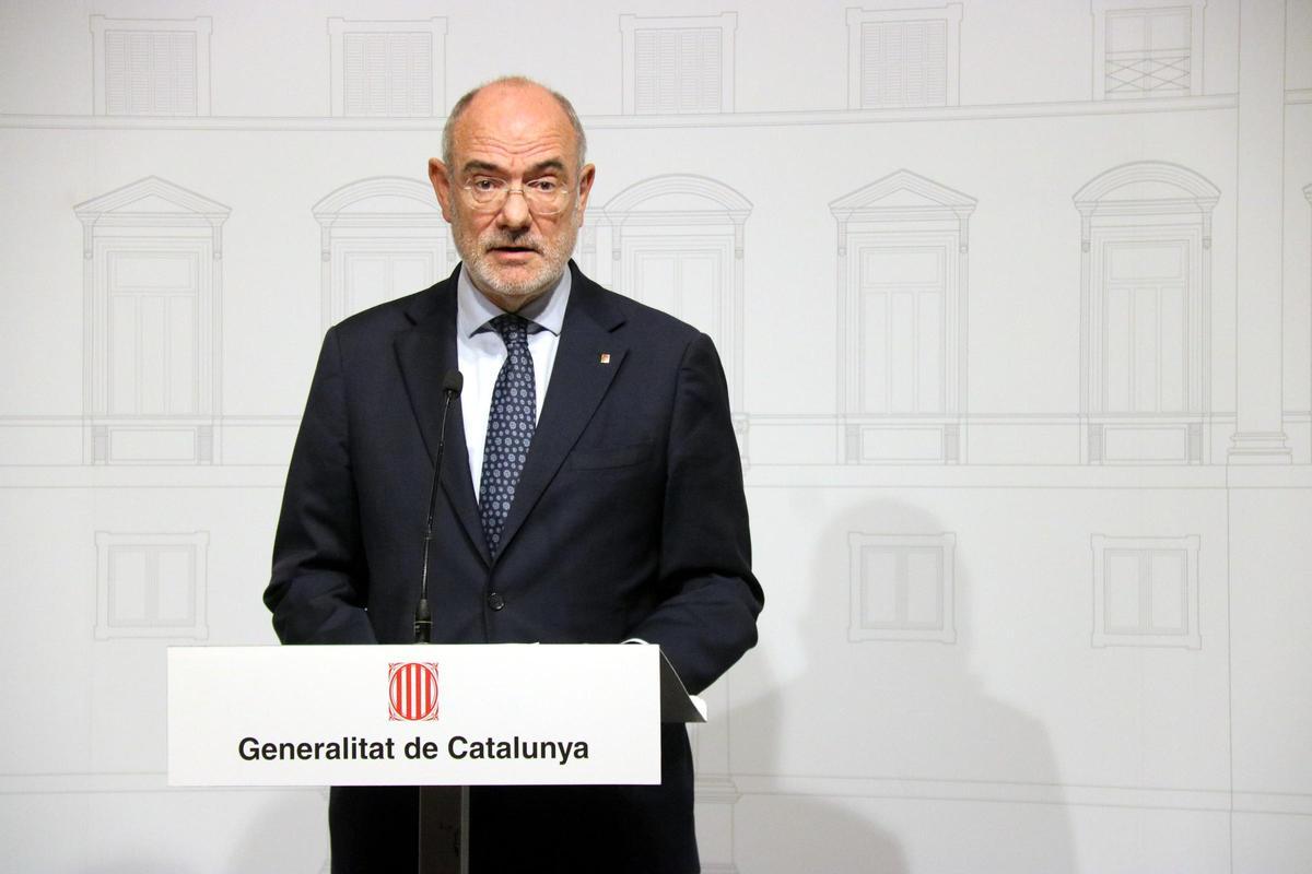 El conseller d'UE i Acció Exterior, Jaume Duch, en una declaració davant dels mitjans al Palau de la Generalitat.