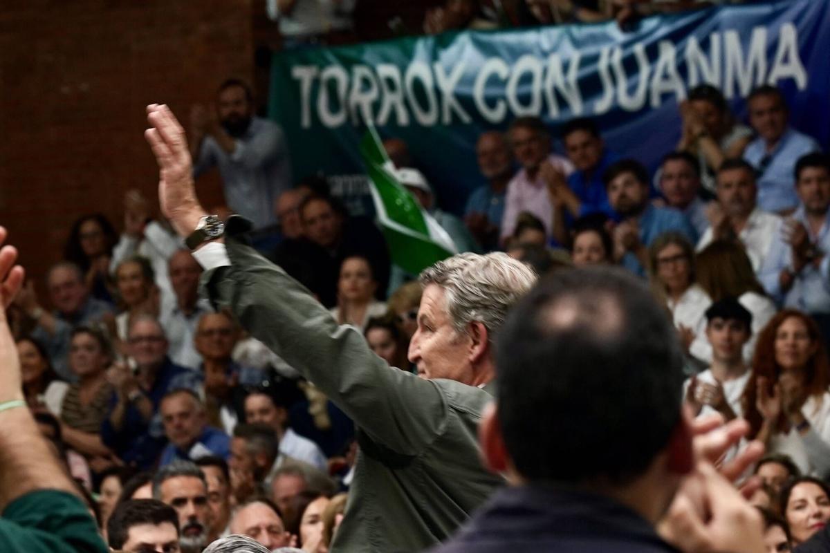 Mitin del candidato a la presidencia de la Junta de Andalucía, Juanma Moreno Bonilla, junto al presidente del PP nacional, Alberto Núñez Feijoo, en Carranque