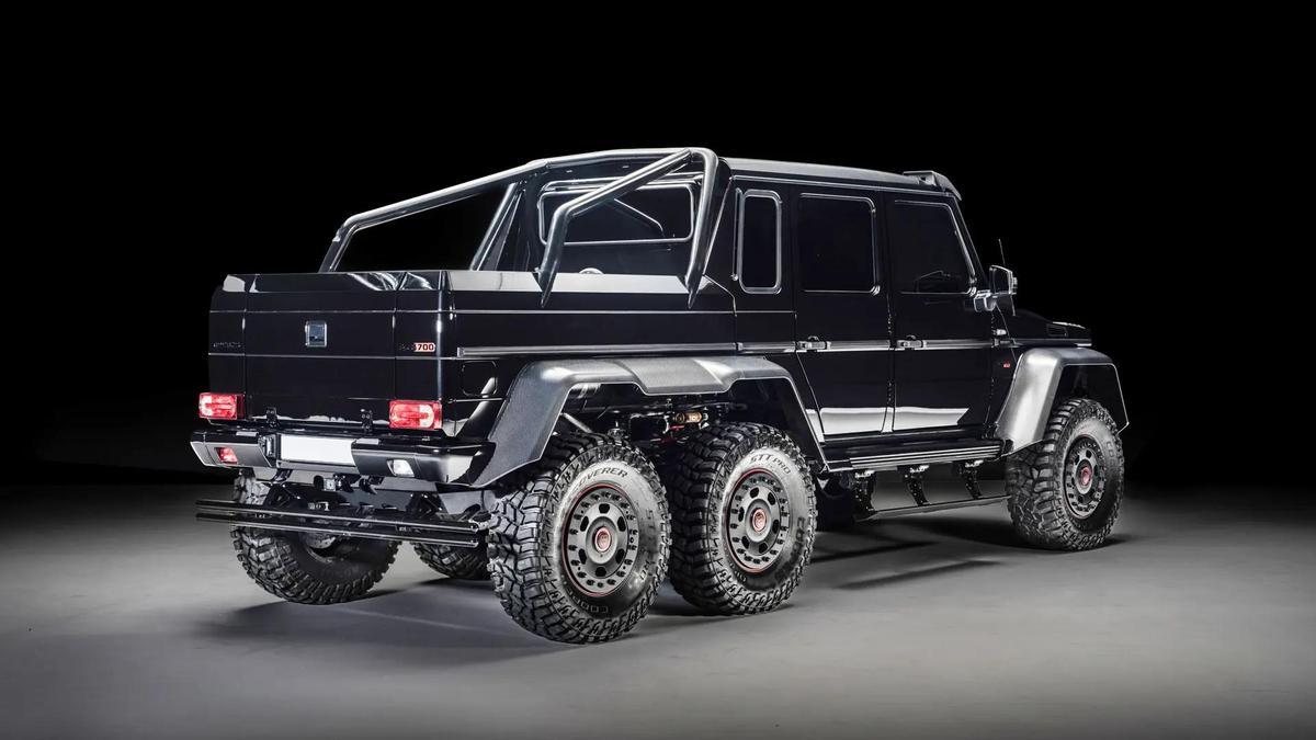 La parte trasera del Mercedes-Benz G 63 AMG G700 6x6, preparado por Brabus