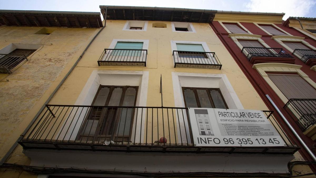 Una vivienda a la venta en la calle Roca de Xàtiva.