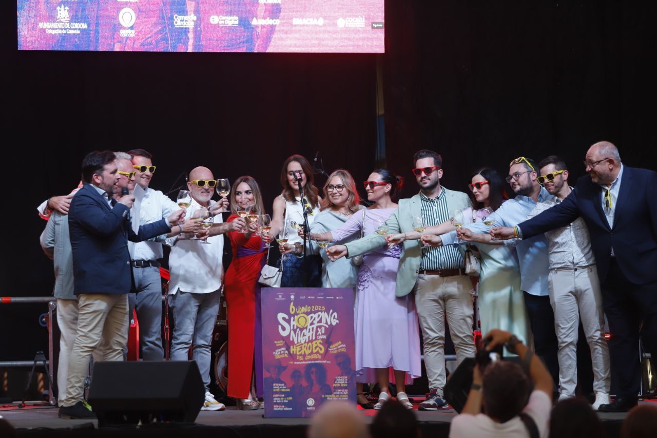 El centro de Córdoba se llena de ambiente en la Shopping Night 2025