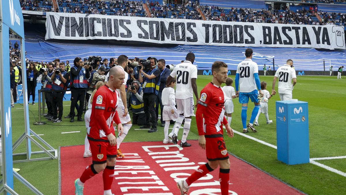 El vídeo que demuestra qué afición cantó 'Vallecanos, yonkis y gitanos' en el Bernabéu