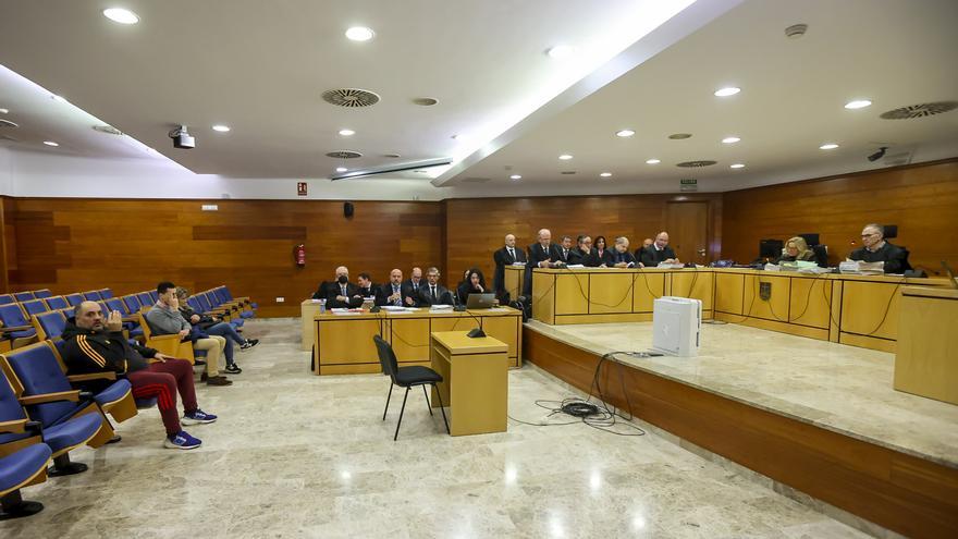 La Audiencia de Alicante juzga una presunta estafa de 135.000 euros con falsos accidentes de tráfico