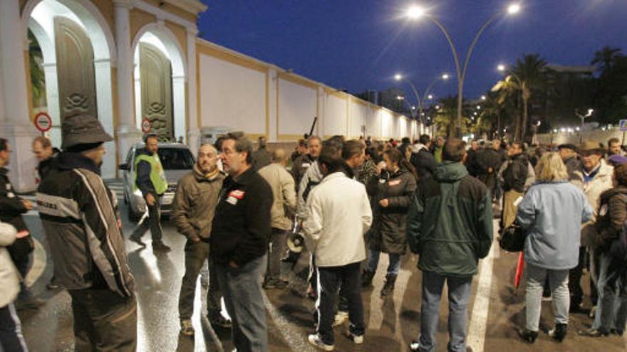 Manifestantes de la huelga general en el Arenal de Cartagena