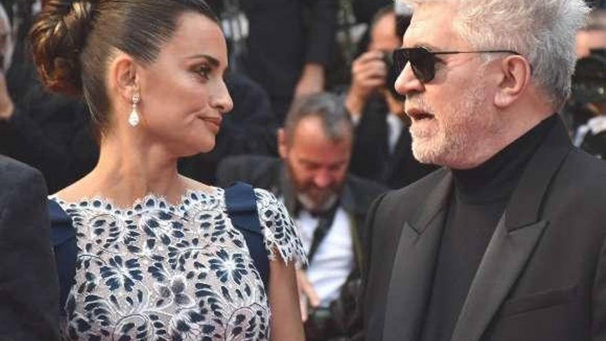 Penélope Cruz y Almodóvar. // Europa Press