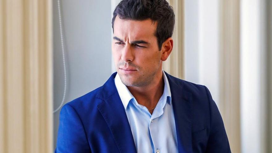 Mario Casas se va de España