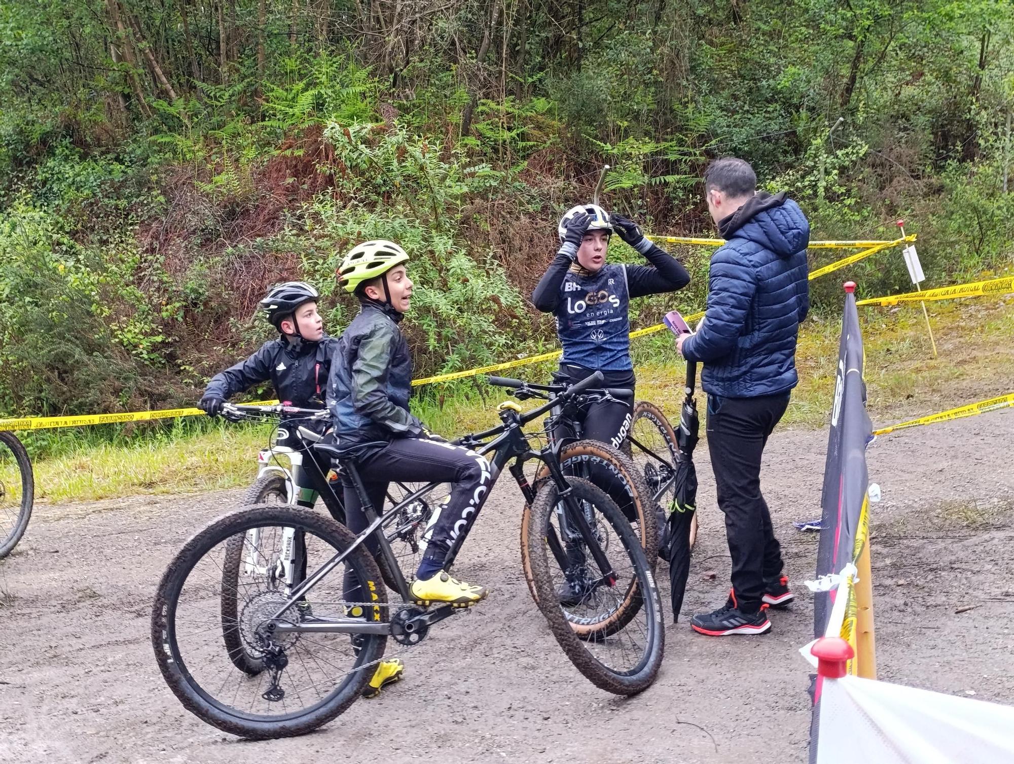 Las jóvenes promesas del ciclismo pedalean en Santa Marina, Siero