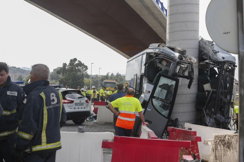 Accidente brutal de autobús en Avilés