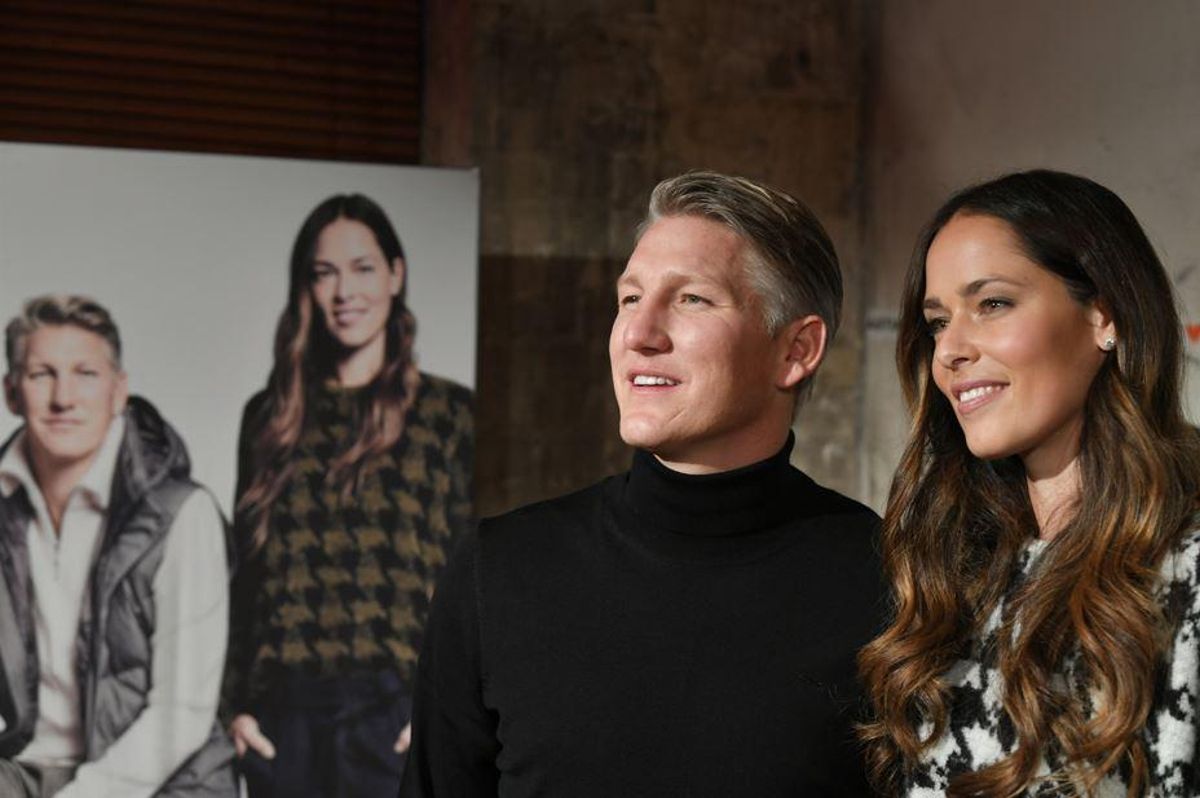 Bastian Schweinsteiger und seine Frau Ana Ivanovic bei einem Kundenevent des Labels Brax im Gebäude "Fabrik 23" im Jahr 2020.