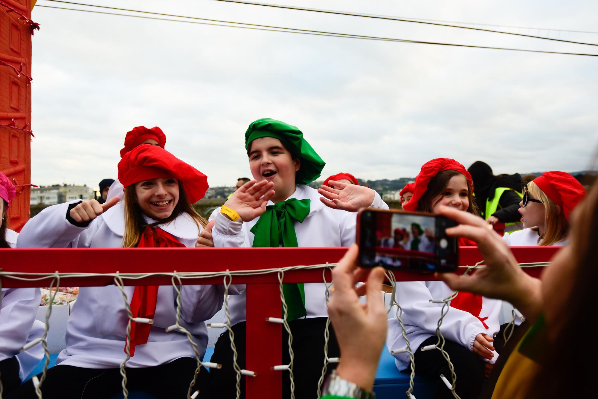 Todas las imágenes de la cabalgata de Reyes Magos 2023 en A Coruña