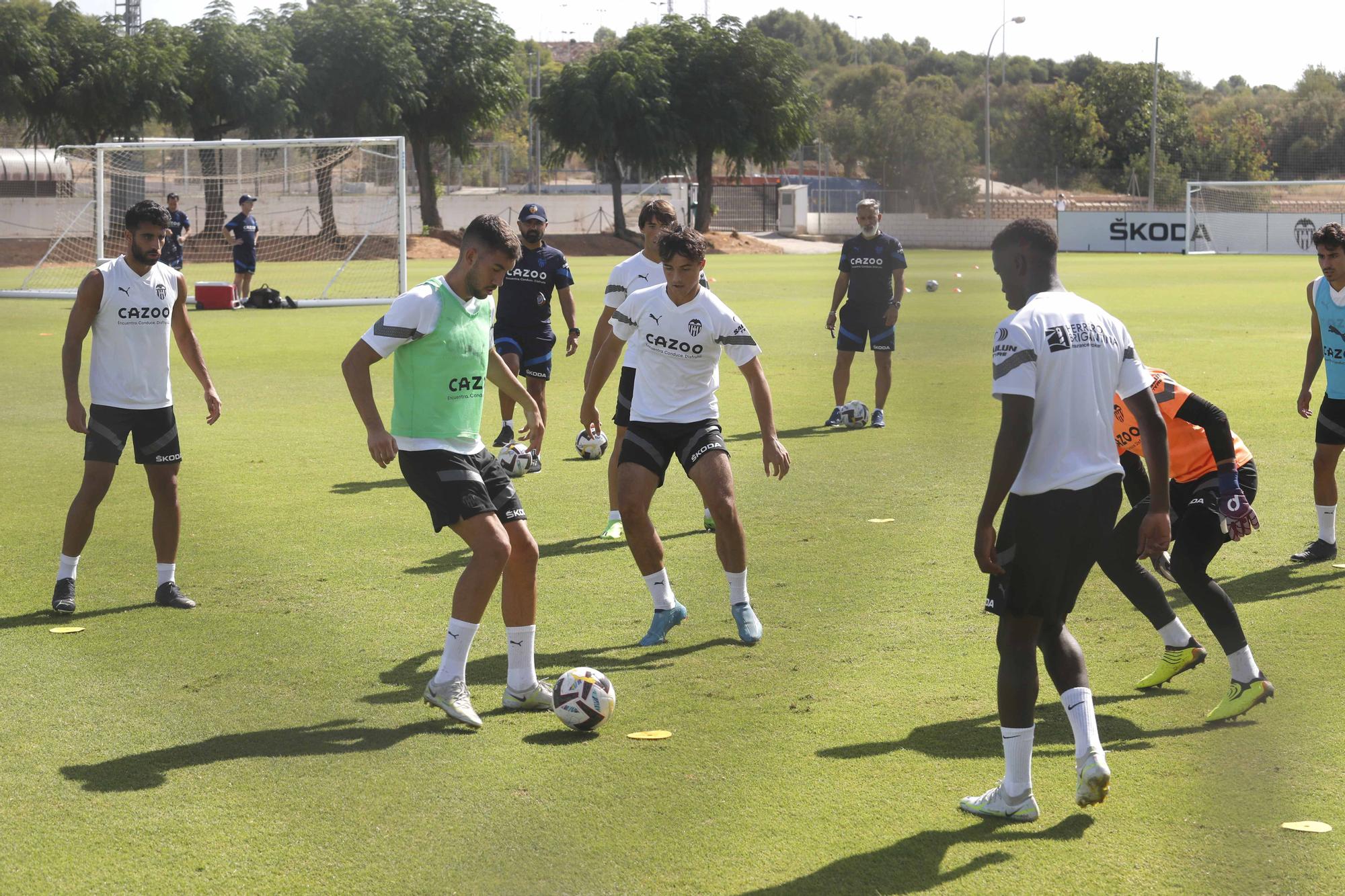 Entrenamiento del Valencia con Herrerín