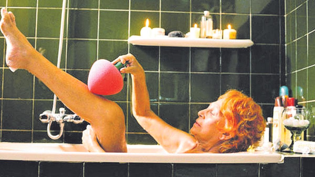 La actriz Pilar Bardem en un fotograma de la película ‘La vida empieza hoy’, que aborda el sexo en la tecera edad.