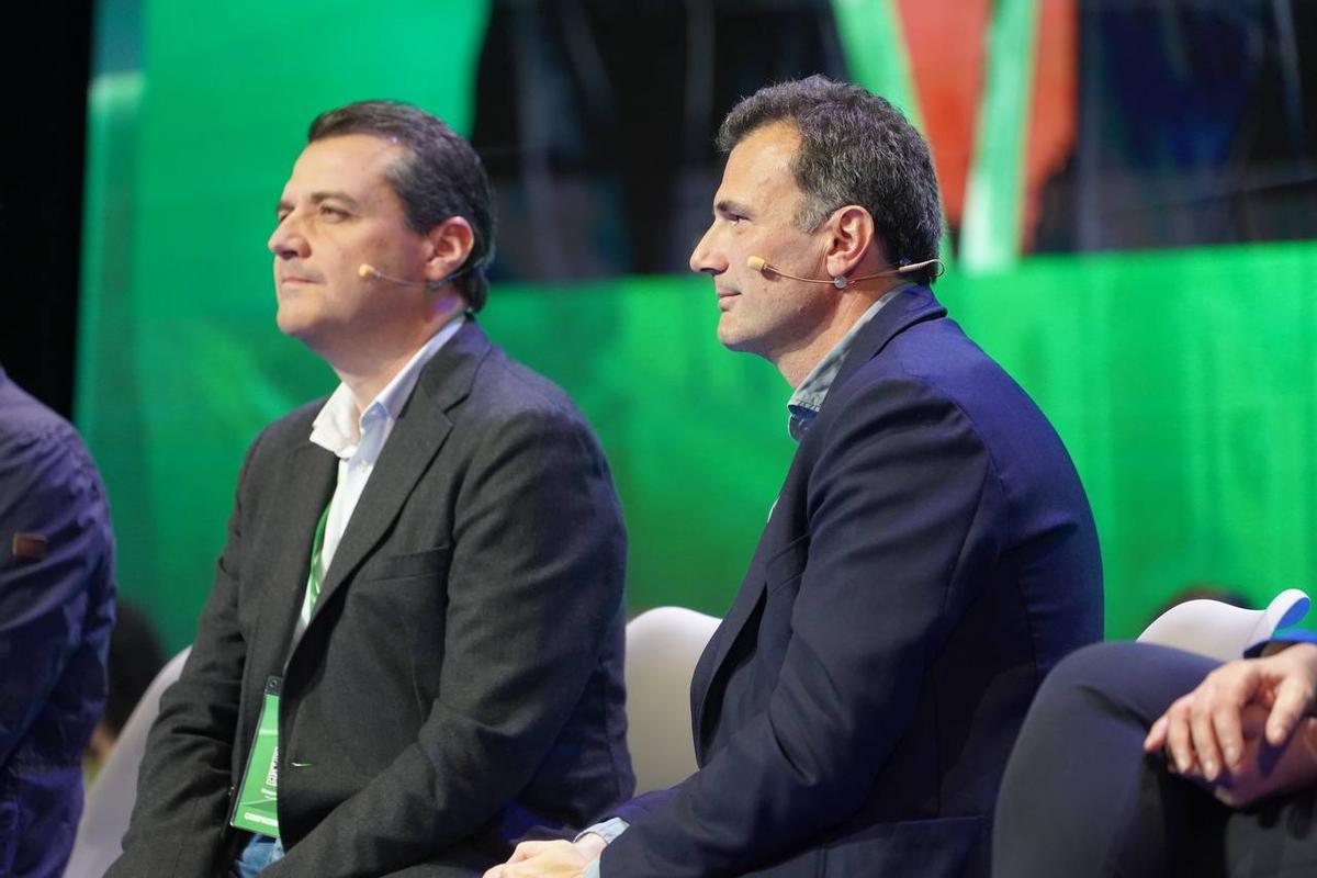 El alcalde de Córdoba, José María Bellido, junto al alcalde de Cádiz, Bruno García, en el congreso del PP.