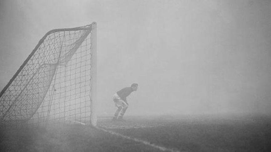 Bartram, durante el partido de la niebla contra el Chelsea en 1937.