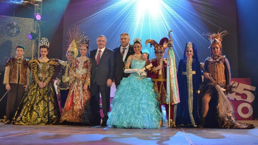 Gran Gala del Cambio de Poderes de Personajes Infantiles y Traje de Papel ganador de la edición de este año.