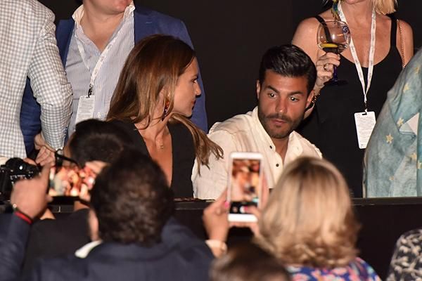 Paula Echevarría y Miguel Torres, agobiados en el concierto de Luis Miguel