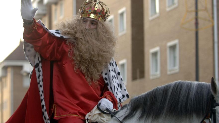 Los Reyes Magos recorrerán todas las parroquias de Cambre en coches clásicos