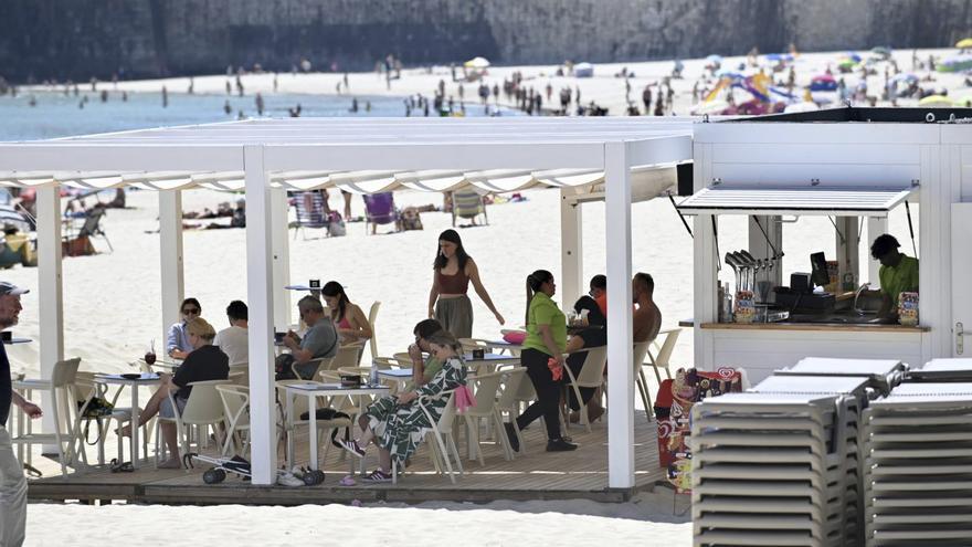 Llega la temporada de chiringuitos con su gestión directa en Marín y Sanxenxo