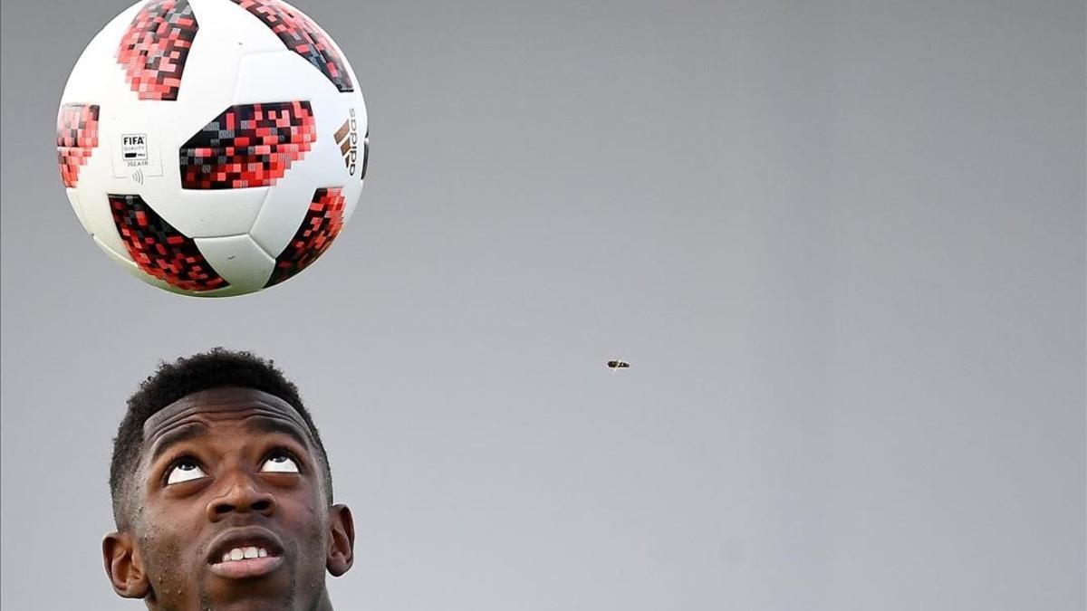 jdomenech44089920 france s forward ousmane dembele juggles a ball during a tra180804124435