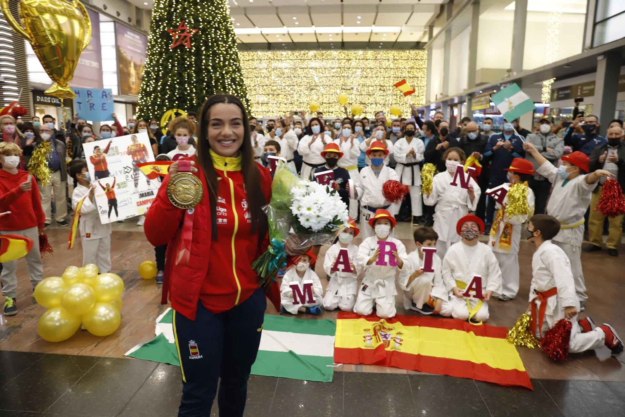 María Torres ya está en Málaga con su oro mundial en kárate