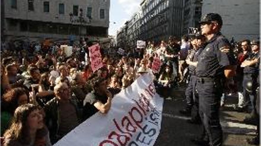 La policia va impedir que els manifestants arribessin al Congrés.