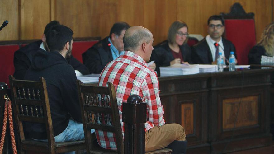 Los condenados, durante el juicio // Iñaki Osorio