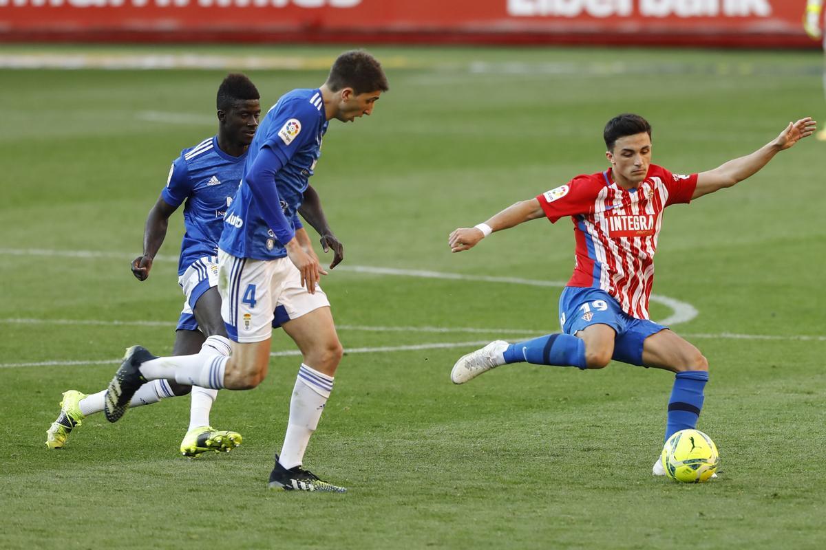Manu García, en el derbi ante el Oviedo.