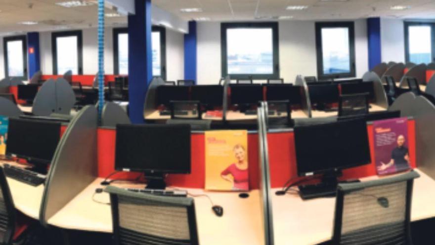 Blick ins Callcenter in Palmas Gewerbegebiet: Mallorca ist Avedos einziger Standort außerhalb Deutschlands.