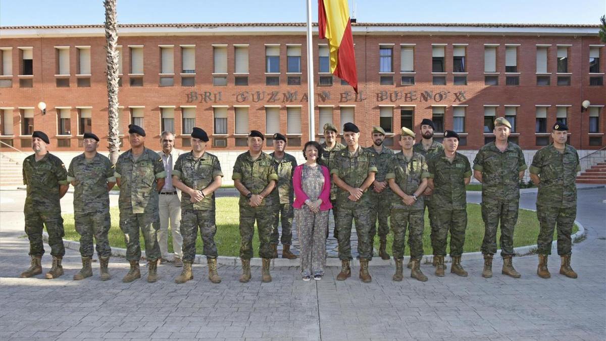 La subdelegada del Gobierno visita la Brigada Guzmán el Bueno X
