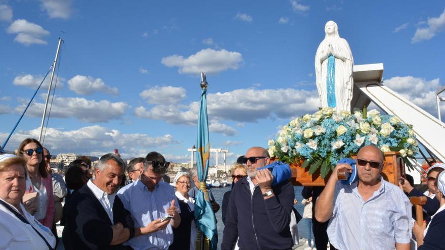 La Virgen de Lourdes llega en barco a Águilas