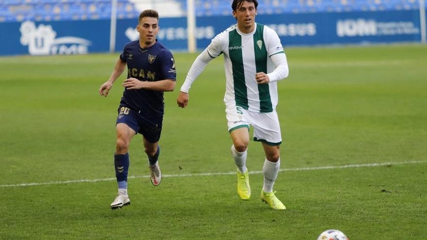 Farrando: &quot;El Córdoba CF hizo méritos para llevarse los tres puntos&quot; ante el UCAM Murcia