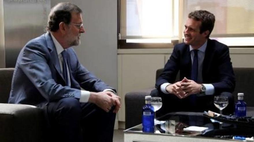 Casado es va reunir amb el seu antecessor en el càrrec, Mariano Rajoy.