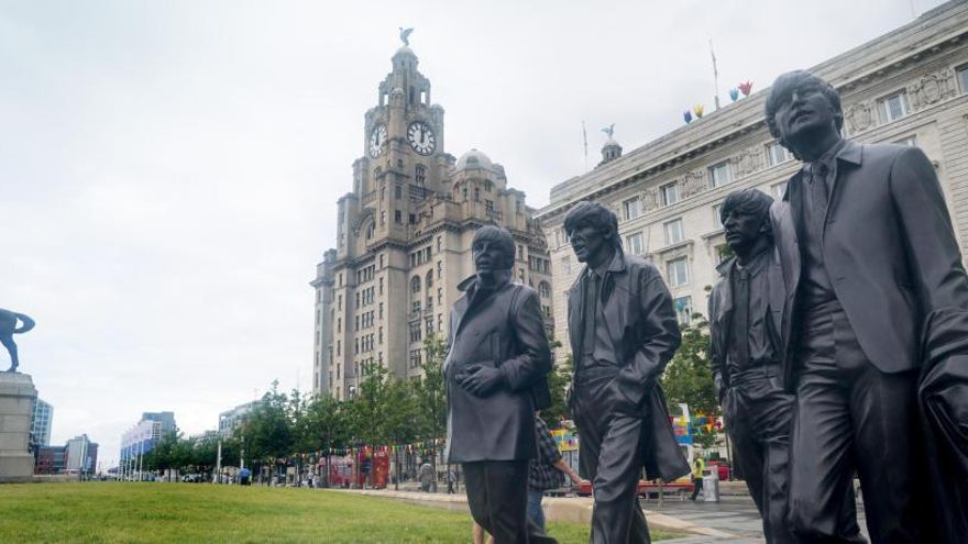 Estàtua dels Beatles, a la riba del Mersey