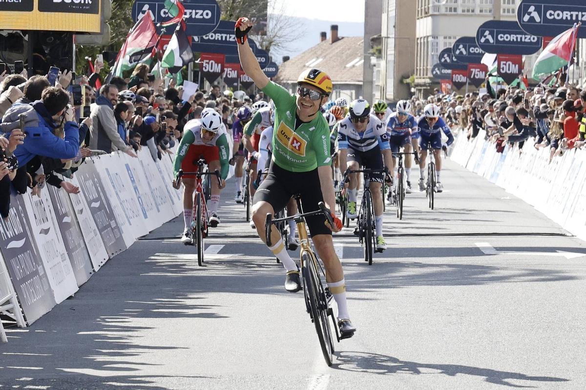 Llegada de la etapa de la Vuelta Ciclista O Gran Camiño con final en Santiago disputada el pasado año.
