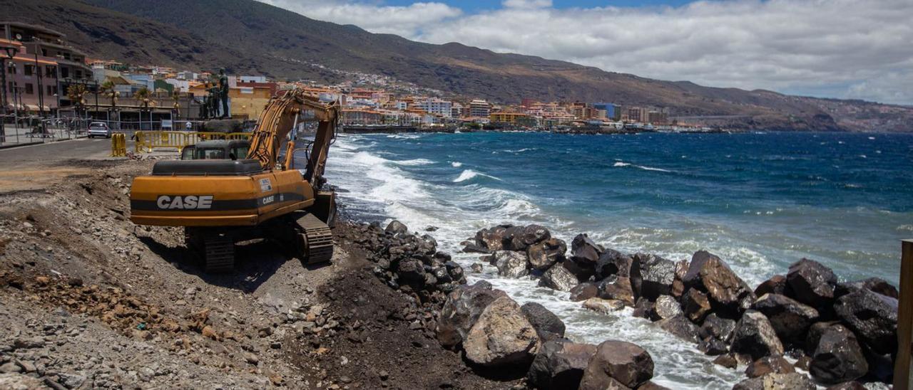 Obras en el litoral del municipio de Candelaria.