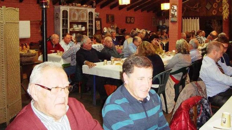 Chocolatada de Reyes de la Asociación de Mayores de Onís.