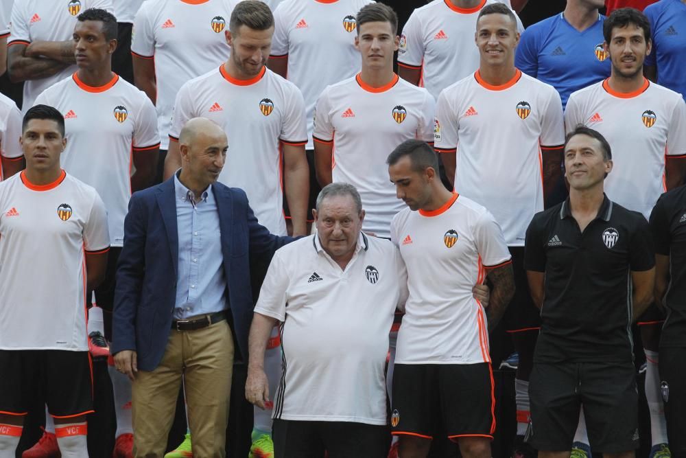 Todas las imágenes de la presentación del Valencia 2016/17