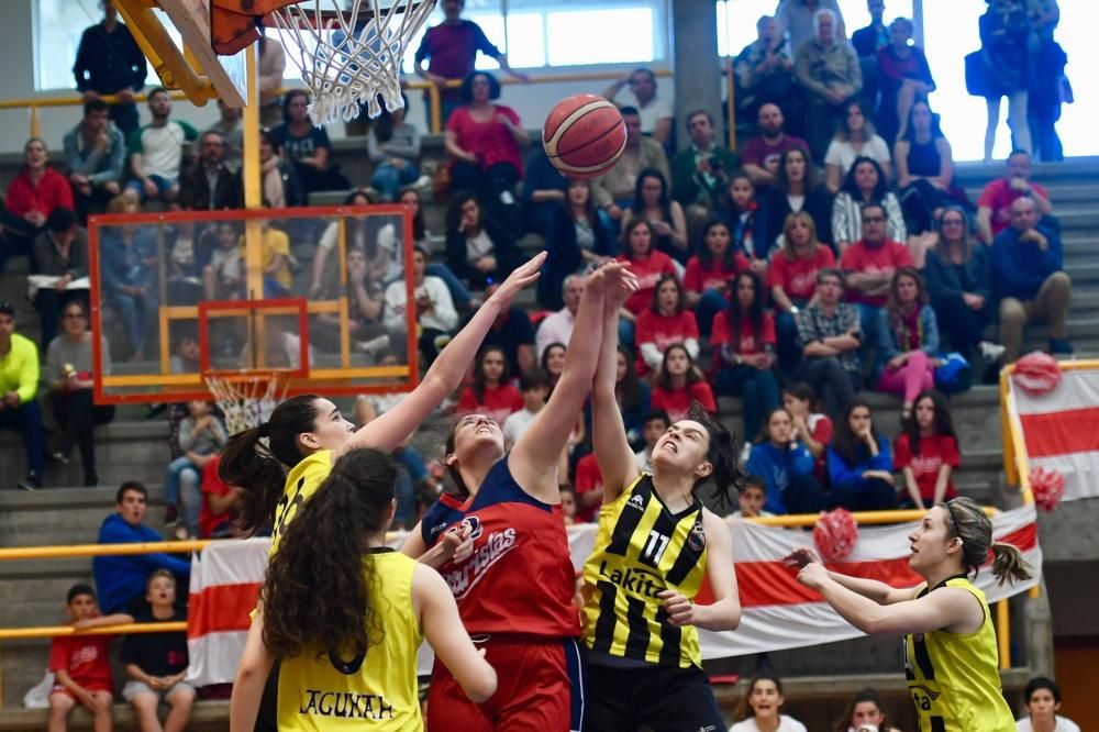 El equipo coruñés, anfitrión de la fase de ascenso a la Liga Femenina 2, venció al Lagunak Lakita navarro gracias a su solidez defensiva y su trabajo en ataque.