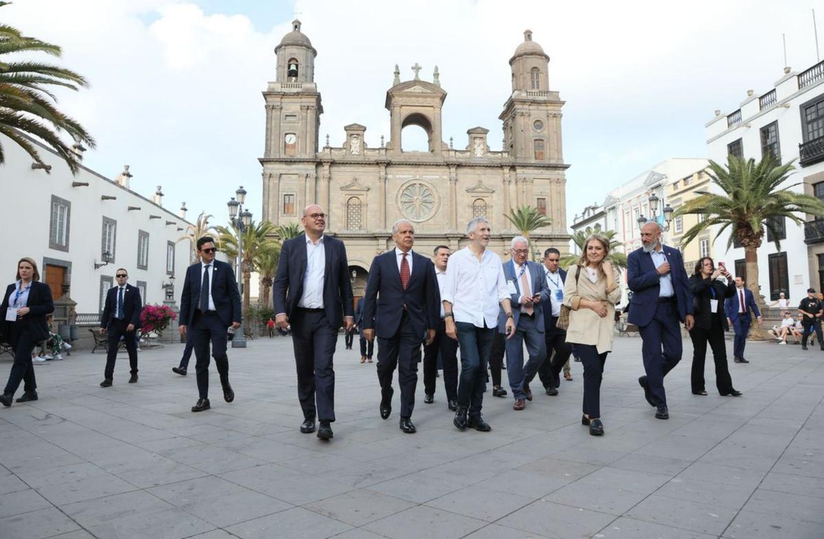 Los participantes en la cumbre MED5 recorren Las Palmas de Gran Canaria. | |EUROPA PRESS