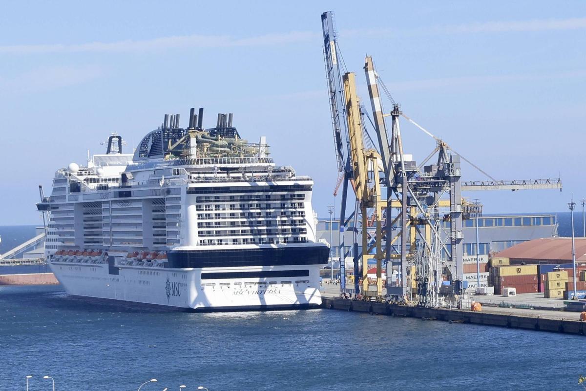 El crucero "MSC Virtuosa", el pasado 1 de octubre atracado en el Muelle de La Osa.