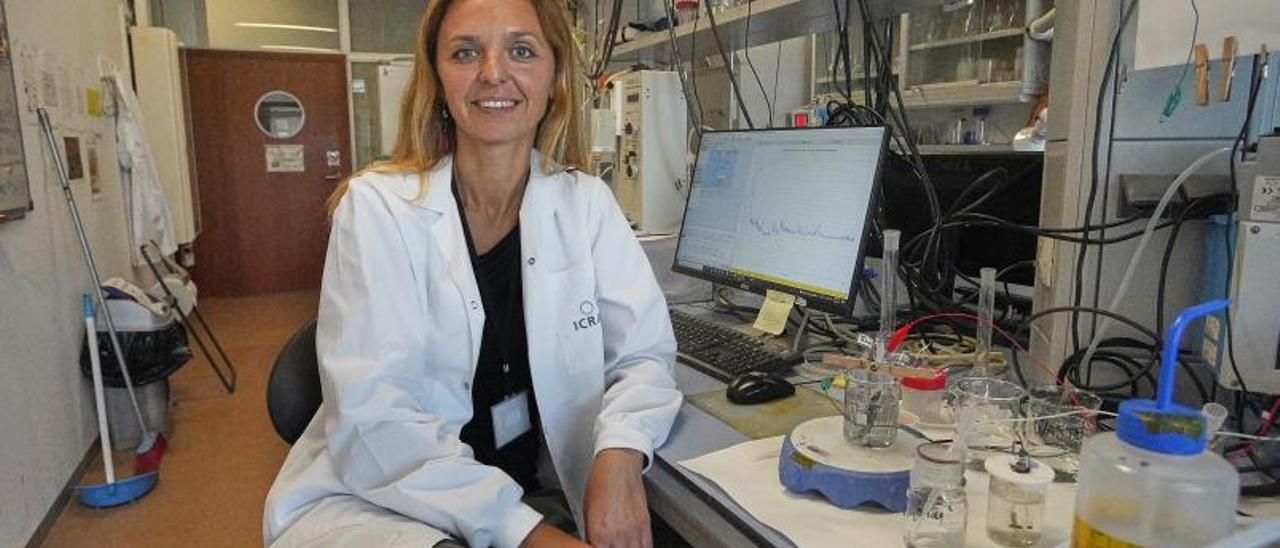 Jelena Radjenovic, al laboratori de l’ICRA, al Parc Científic i Tecnològic de Girona