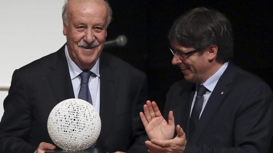 Puigdemont: &quot;Necesitamos más personas como Vicente del Bosque&quot;