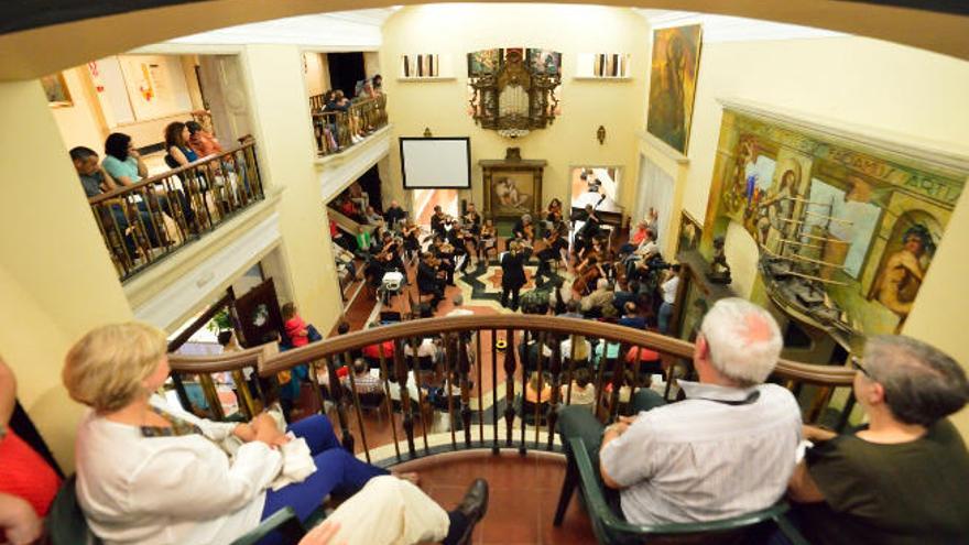 La Orquesta del Atlántico, en un concierto en el Museo Néstor.