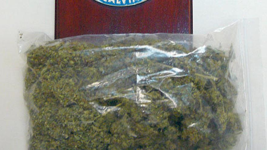 Dos detenidos con 103 gramos de marihuana