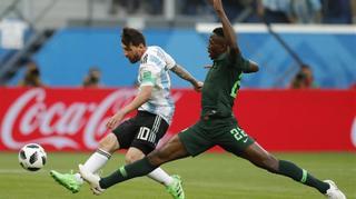 La Argentina de Messi se salva con un gol milagroso de Rojo ante Nigeria