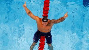 Dressel celebra su tercer oro y el récord del mundo en 100 mariposa