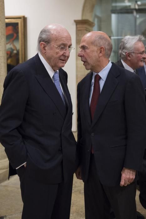 Plácido Arango acude junto a Javier Fernández a la inauguración de su exposición en el Bellas Artes