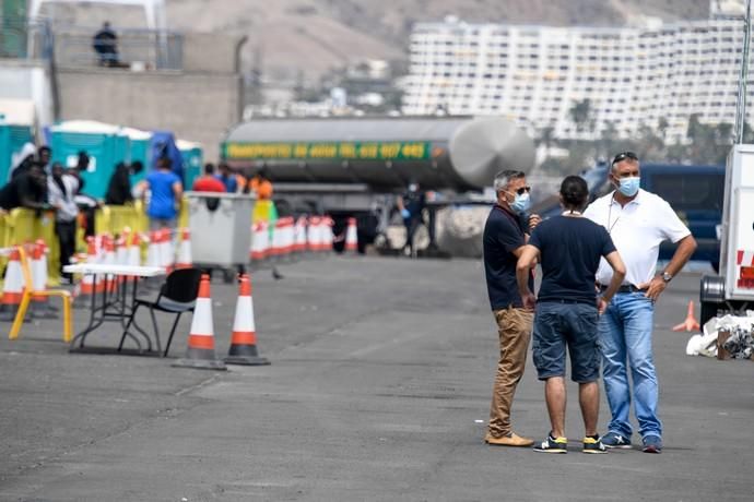 11-09-20  GRAN CANARIA. MUELLE DE ARGUINEGUIN. MOGAN. Reportaje en Arguineguín de la situación de los migrantes Fotos: Juan Castro.  | 11/09/2020 | Fotógrafo: Juan Carlos Castro