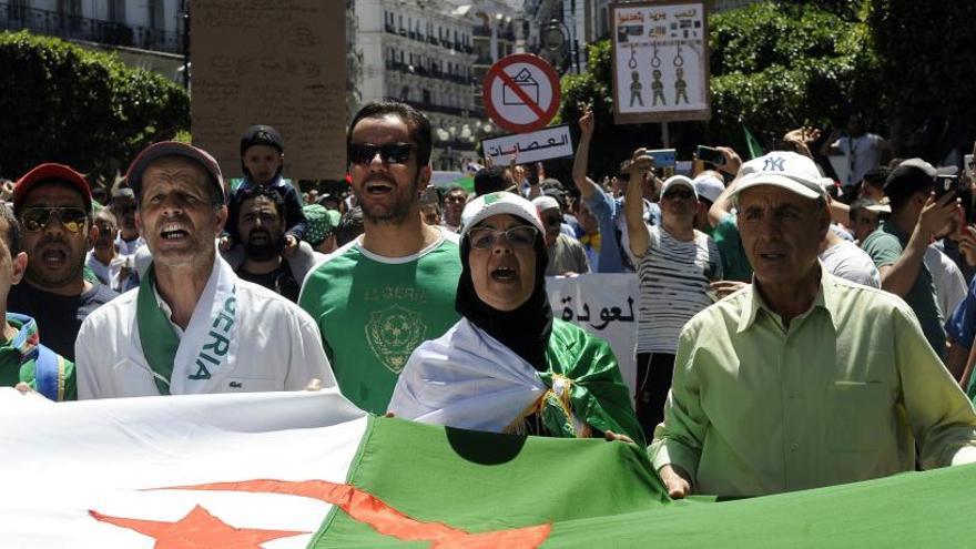 Una imagen de una manifestación en Argel.