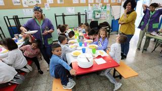 Más de 40 colegios en Aragón siguen a la espera de tener cocina propia
